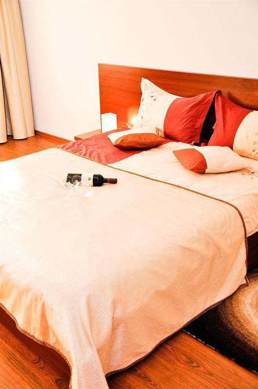 Hotel Phoenicia Splai 4*